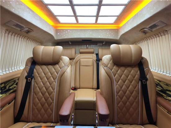 2020款奔驰V260L迈巴赫VS680 高顶7