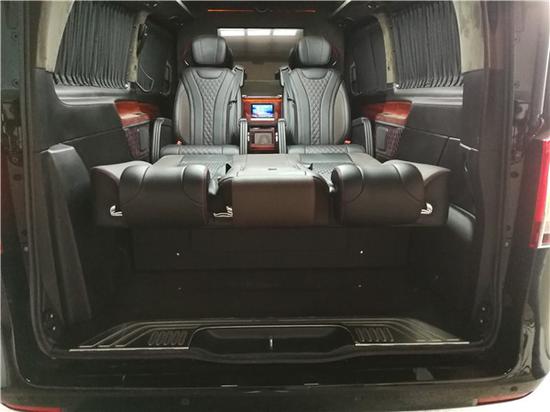 奔驰V260L高顶隔屏七座 私密的移动商务