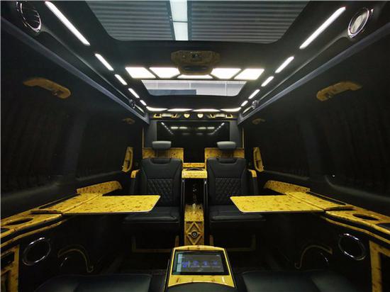 奔驰V260改装隐藏七座后排电动调节床