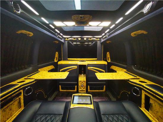 奔驰V260改装隐藏七座后排电动调节床