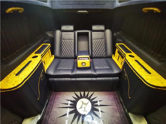 奔驰V260改装隐藏七座后排电动调节床