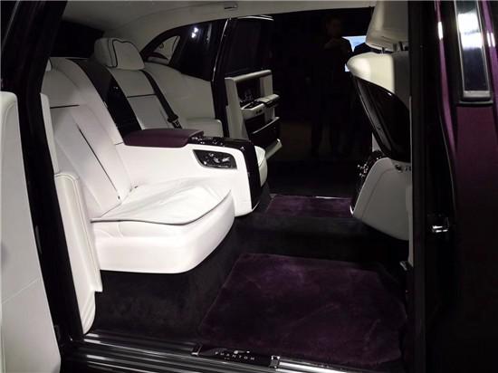 20款劳斯莱斯幻影加长版,长宽高5990-2018-1656,轴距3772,后备箱容量