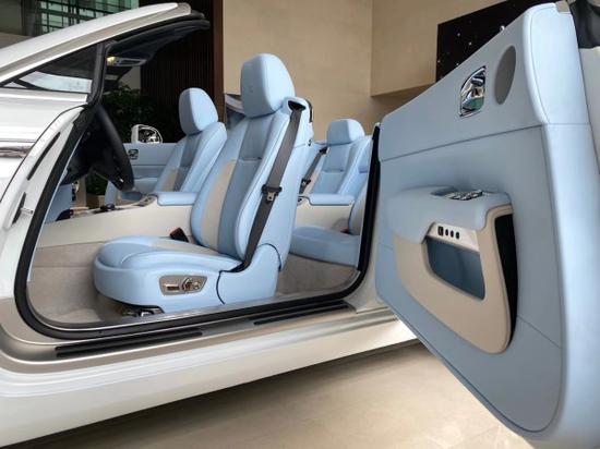 劳斯莱斯耀影查尔斯蓝 小姐姐挚爱车型