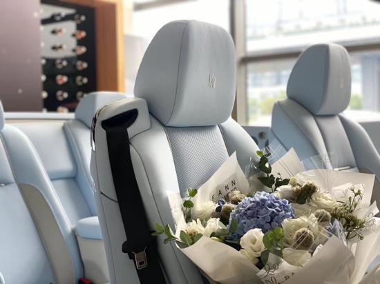 劳斯莱斯耀影查尔斯蓝 小姐姐挚爱车型