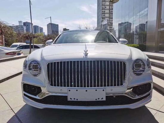 新宾利飞驰V8 W12凌厉线条诠释奢华本色