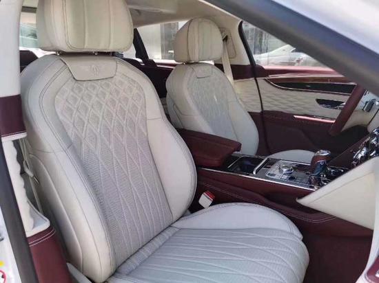 新宾利飞驰V8 W12凌厉线条诠释奢华本色