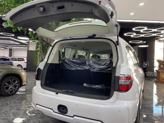 2020款日产途乐阿拉善英雄会的沙漠王子