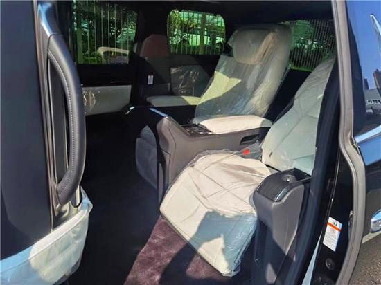 20款雷克萨斯LM300四座七座顶级豪华商务