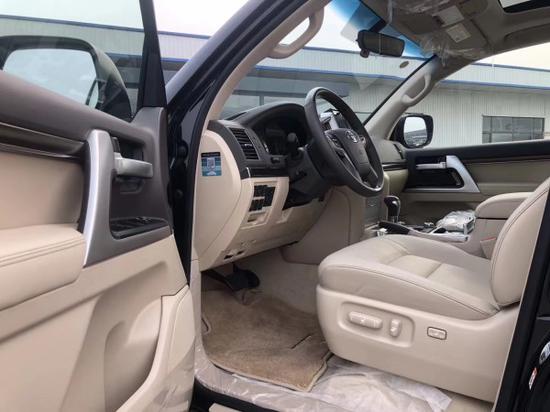 20款丰田酷路泽5700气泵冲沙版黑色外观