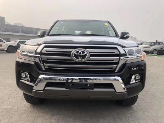 20款丰田酷路泽5700气泵冲沙版黑色外观