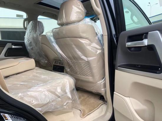 20款丰田酷路泽5700气泵冲沙版黑色外观