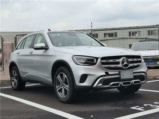 21款奔驰glc300 5门5座suv 最高车速:235 综合油耗:7.