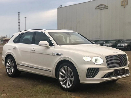 宾利添越30混动现车钜惠298万手慢无