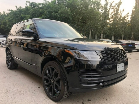 路虎行政黑曜版现车 优惠报价一眼动心