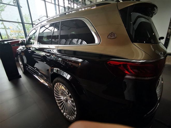 2021款迈巴赫gls600整车采用了主动降噪组件,就连隔音玻璃也是具有