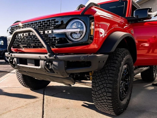 　　问题来了，你觉得这款福特bronco哪里比坦克300强？欢迎在评论区留言，我们一起讨论！关注孔明有惊喜，小编在手随便你！部分图片来源于网络，写文不易，欢迎广大车迷点赞分享。