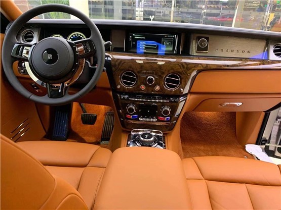 劳斯莱斯幻影加长版至高无上风采和荣耀