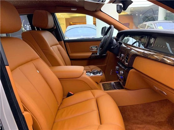 劳斯莱斯幻影加长版至高无上风采和荣耀