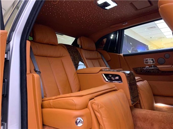 劳斯莱斯幻影加长版至高无上风采和荣耀