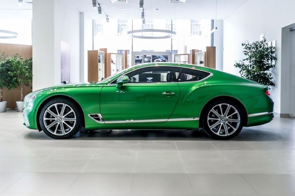 20款宾利欧陆gtw12清新绿 看着就舒服