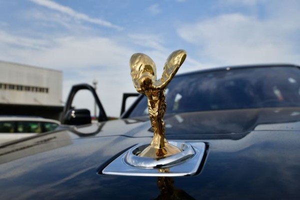 19款劳斯莱斯库里南现车到店配置及报价-新浪汽车