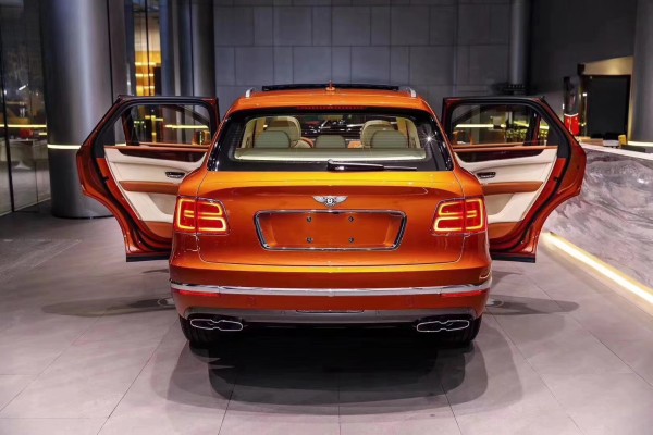 2020款宾利添越展厅现车特惠惊爆促销价