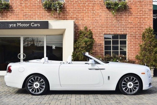 劳斯莱斯敞篷跑车曜影天津港口让利促销