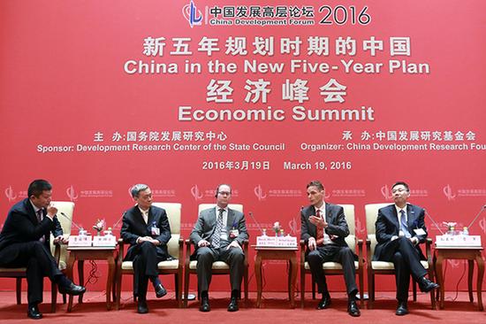 见李总理，车企大佬抢搭开往中国的列车