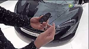 给豪车都不会开！因为你可能都进不去车门