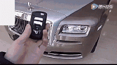 给豪车都不会开！因为你可能都进不去车门