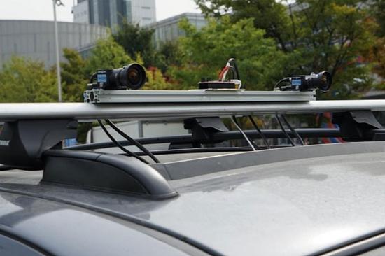 前车的两个摄像头