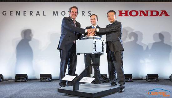 在合资企业管理方面，双方将各派三位高管组成公司董事会并实行轮值主席制度。此外，双方将轮流任命高管担任该合资公司总裁。