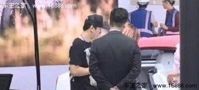 &nbsp;&nbsp;&nbsp;&nbsp;&nbsp;&nbsp;&nbsp;放开我，我要吐槽 ❕❕