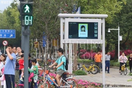 &nbsp;&nbsp;&nbsp;&nbsp;&nbsp;&nbsp;&nbsp;放开我，我要吐槽 ❕❕