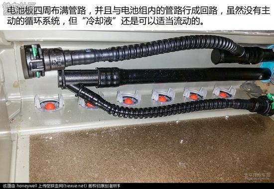 牛人拆解特斯拉电池板 发现了它的秘密！