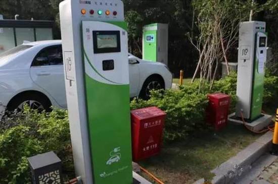 科陆产品具备高效率、低输入谐波、完善的故障检测和齐全的保护功能。