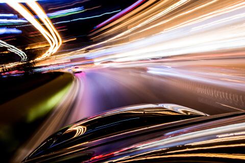 尽管入局者已很多，但包括亚马逊、苹果公司在内的巨头玩家，仍在不断涌入无人车领域。