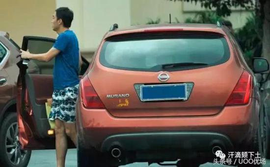 目前状态大热的国脚冯潇霆，选的是日产MURANO