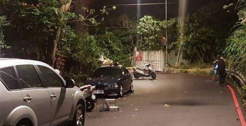 4旬男子和女同事车震 运动量过大窒息而死 