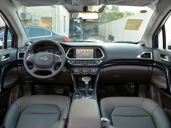 广汽传祺  235T 大中控全景