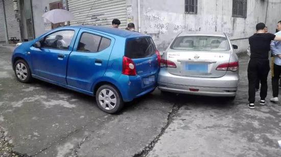 离奇车祸！女子下车后竟被自己的车给撞了！