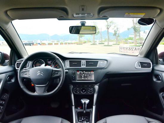 东风雪铁龙  230THP 大中控全景