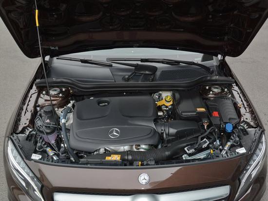 北京奔驰  GLA200 发动机舱