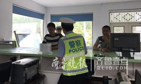 男子无证驾驶不想被拘,竟说:饭量大