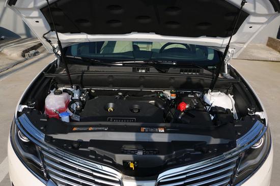 林肯  2.0T 发动机舱