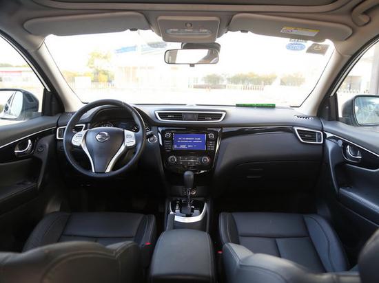 东风日产  2.0L CVT 大中控全景