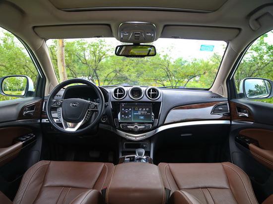 比亚迪  2.0T 中控台整体