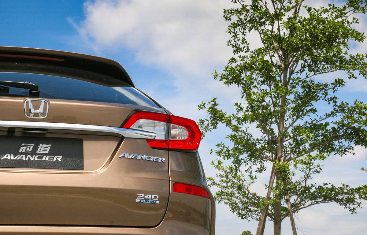 9秒破百，油耗不到6个！实测1.7吨多重的本田旗舰SUV