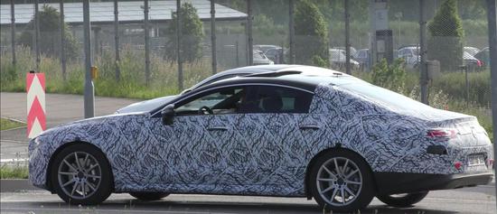 2019-mercedes-benz-cls-cle-prototype-breaks-down-close-to-stuttgart-factory_2.jpg