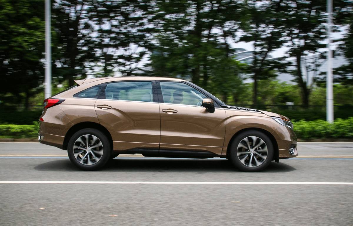 9秒破百，油耗不到6个！实测1.7吨多重的本田旗舰SUV